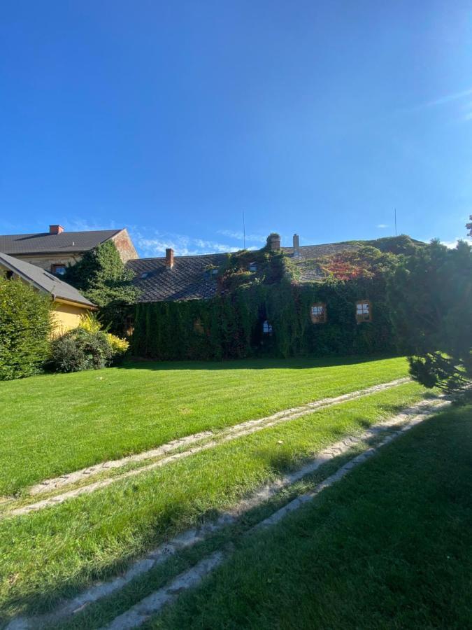 Apartman Na Statku Miskovice  Экстерьер фото