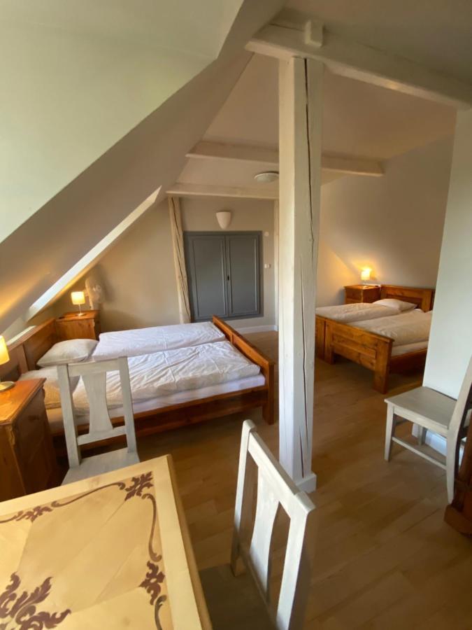 Apartman Na Statku Miskovice  Экстерьер фото